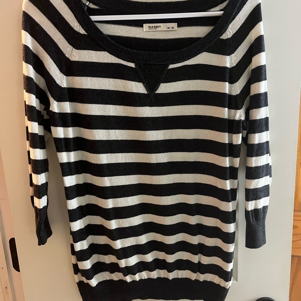 Old Navy Women's Striped 3/4 Sleeve Crew Neck Sweater